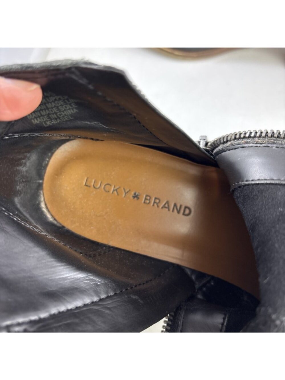 Lucky Brand Basel Black Leather Ankle Booty Shoes Womens Size 10 EU40 - Picture 5 of 7